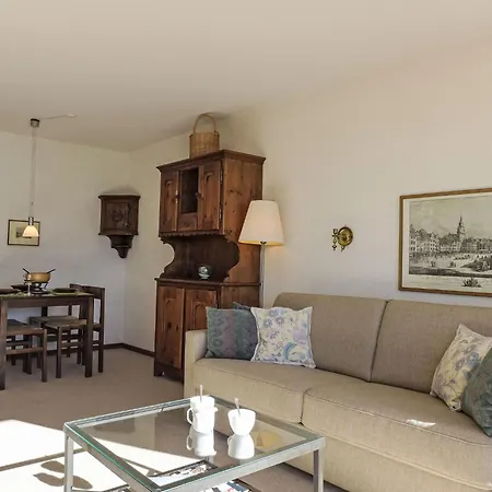 Jeanne D'arc Apt- E-38 By Interhome *